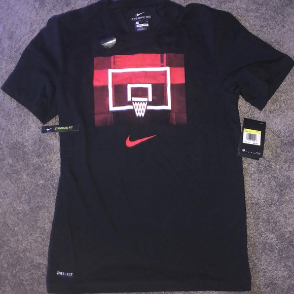 standard fit nike T shirt - Picture 1 of 3